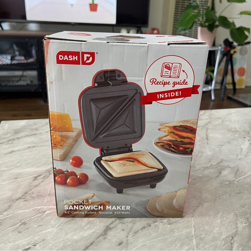 DASH Pocket Sandwich Maker - Black/Red Trim